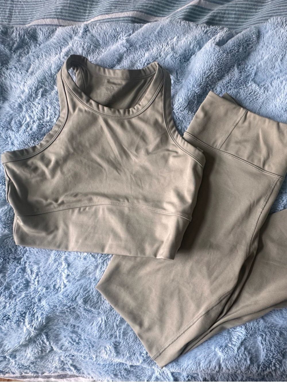 Harmony Balance 2-Piece Sports Bra & Leggings Set size L
